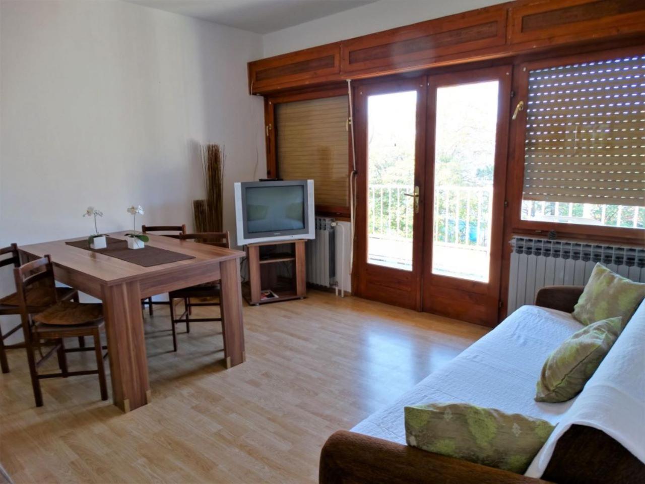 Roni Apartment ซริกเวนิซา ภายนอก รูปภาพ