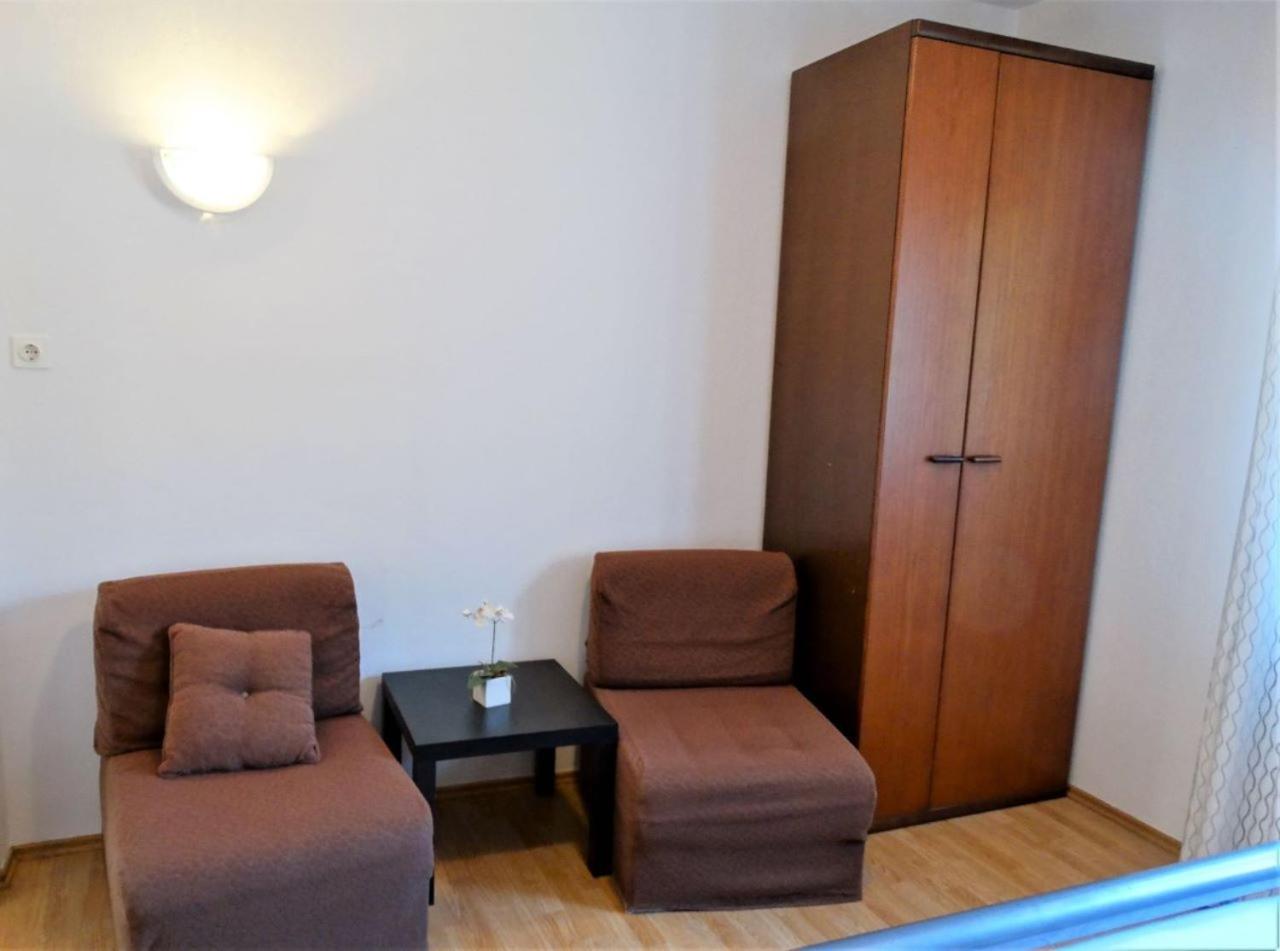 Roni Apartment ซริกเวนิซา ภายนอก รูปภาพ