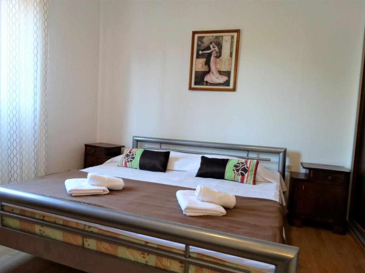 Roni Apartment ซริกเวนิซา ภายนอก รูปภาพ
